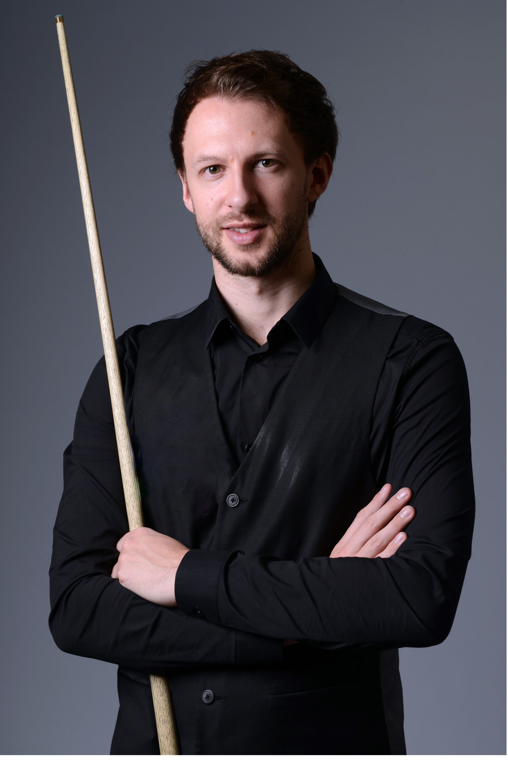 在中场建立 在中场建立