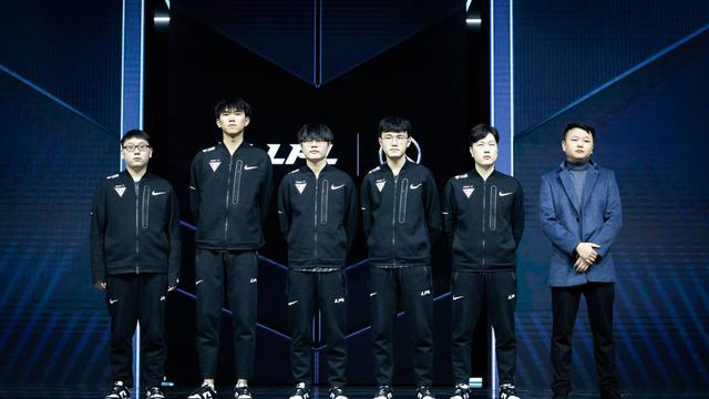 他多次试图 他多次试图